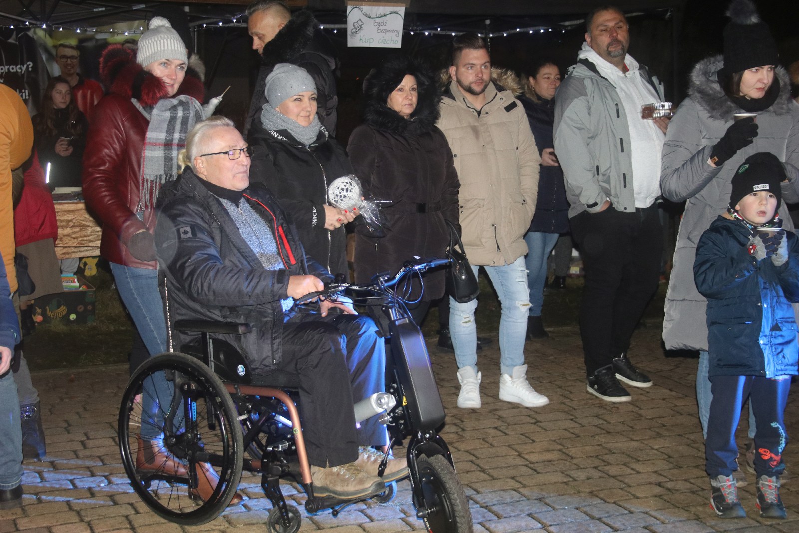 Kunice gorące od gorących serc. Kolędowali dla Hani
