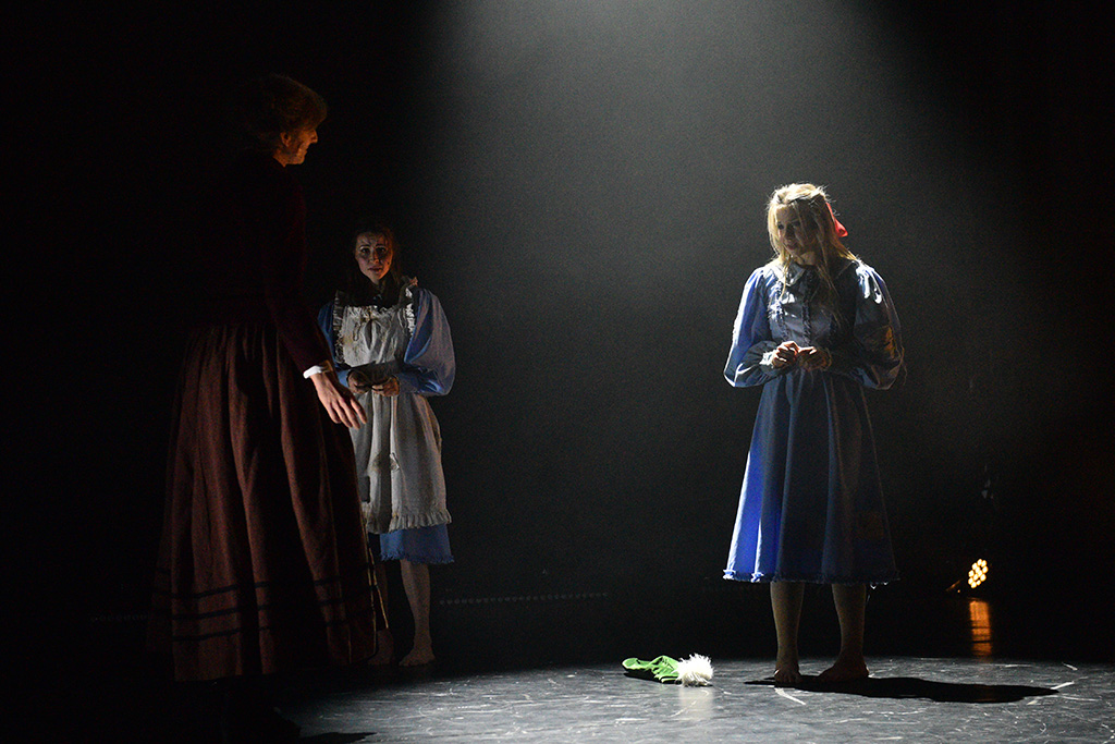 „Dziewczynka z zapałkami”. Baśniowy spektakl Teatru Avatar