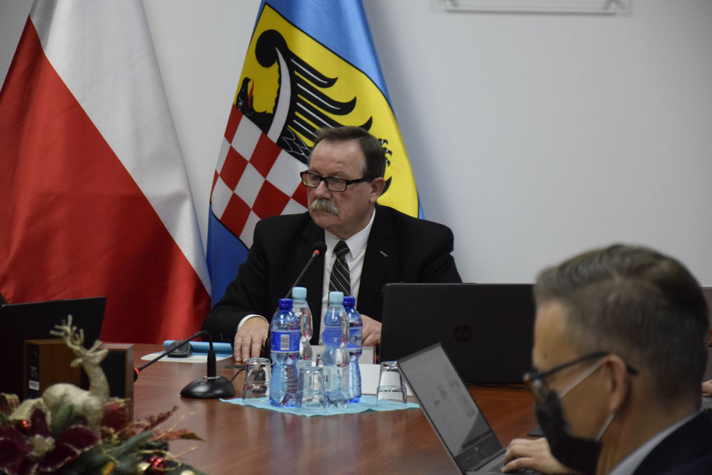 Starostwo Powiatowe. Ostatnia w 2021 roku sesja rady powiatu