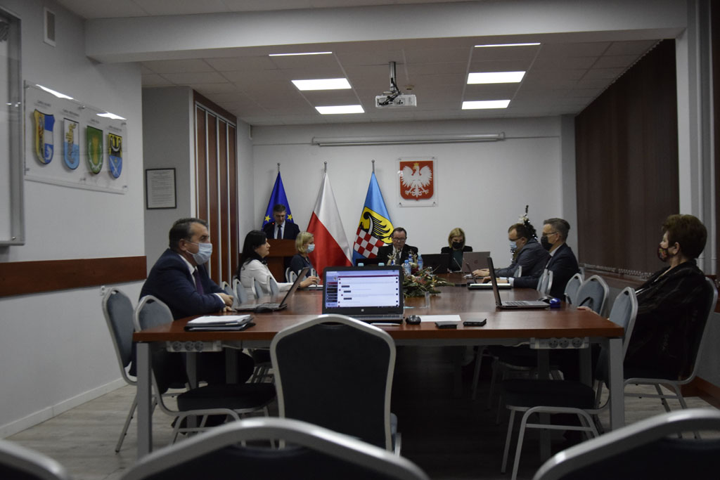 Starostwo Powiatowe. Ostatnia w 2021 roku sesja rady powiatu