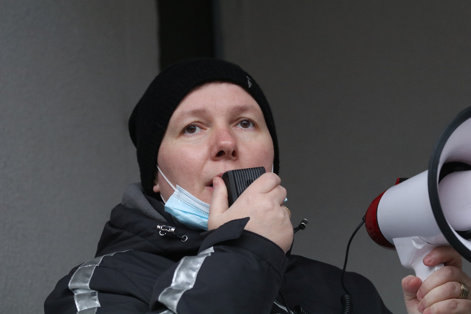 Tłumy na proteście przed LSM. Zarząd chowa głowę w piasek.
