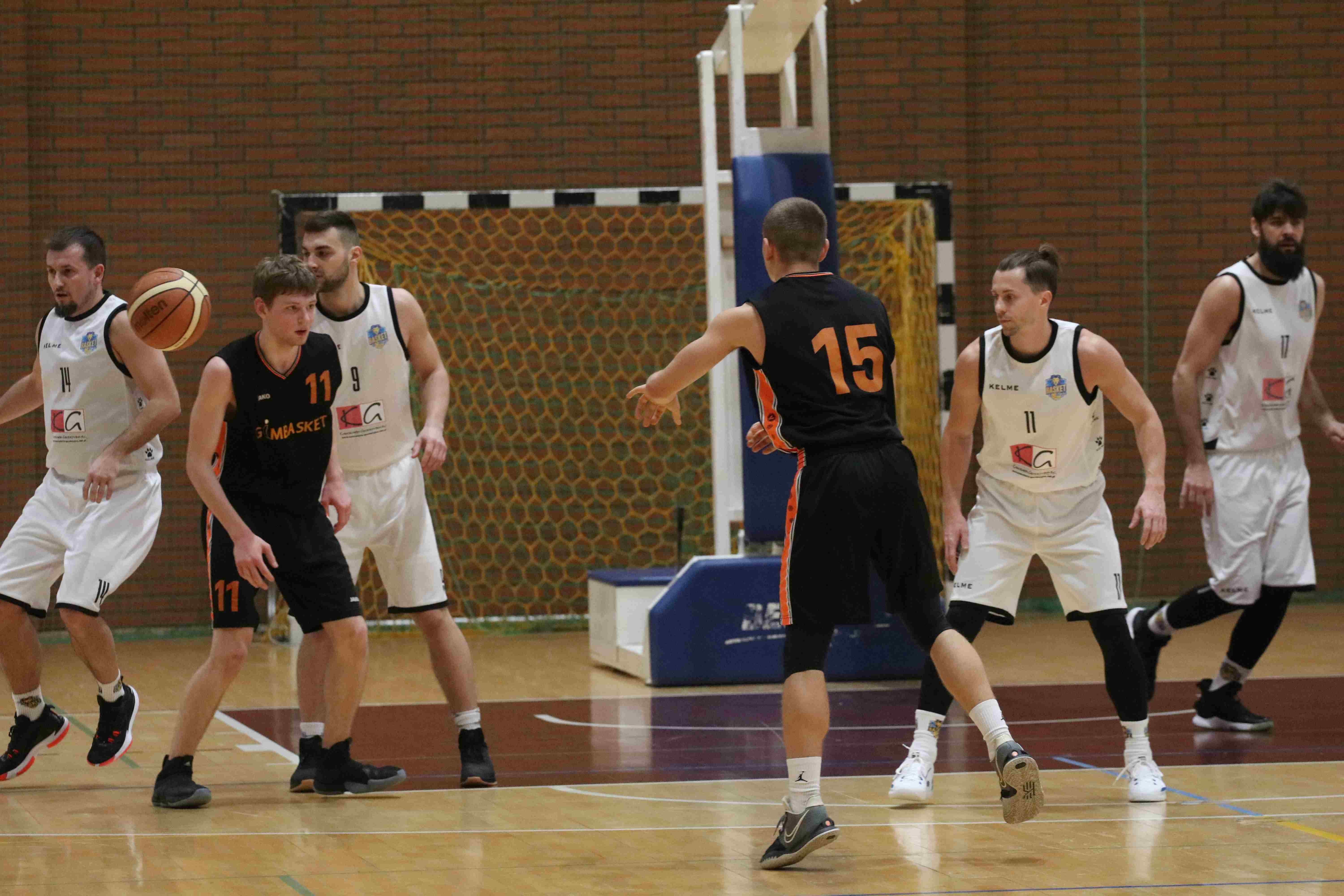 Basket Legnica zdemolował u siebie UKS Gimbasket Wrocław