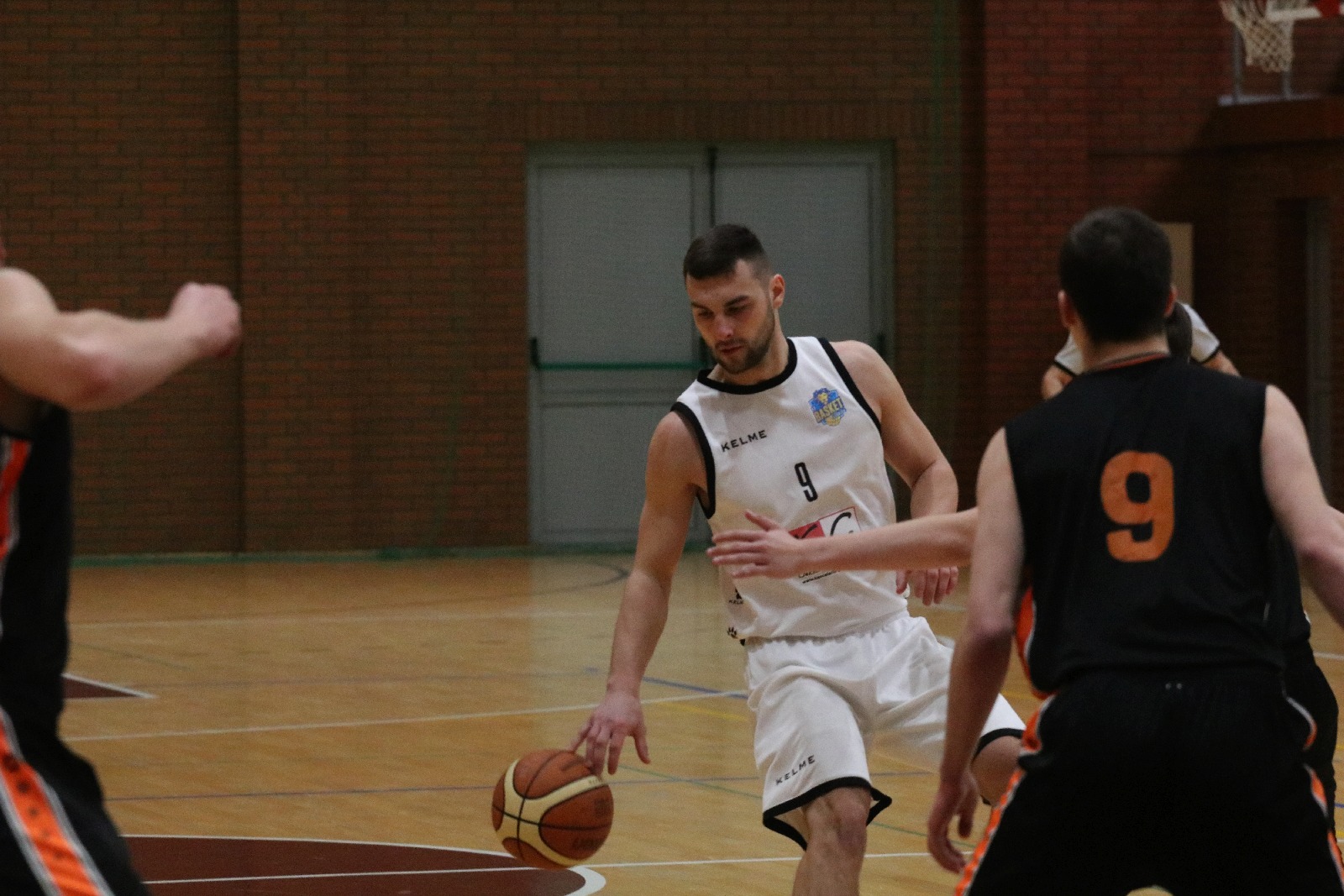 Basket Legnica zdemolował u siebie UKS Gimbasket Wrocław