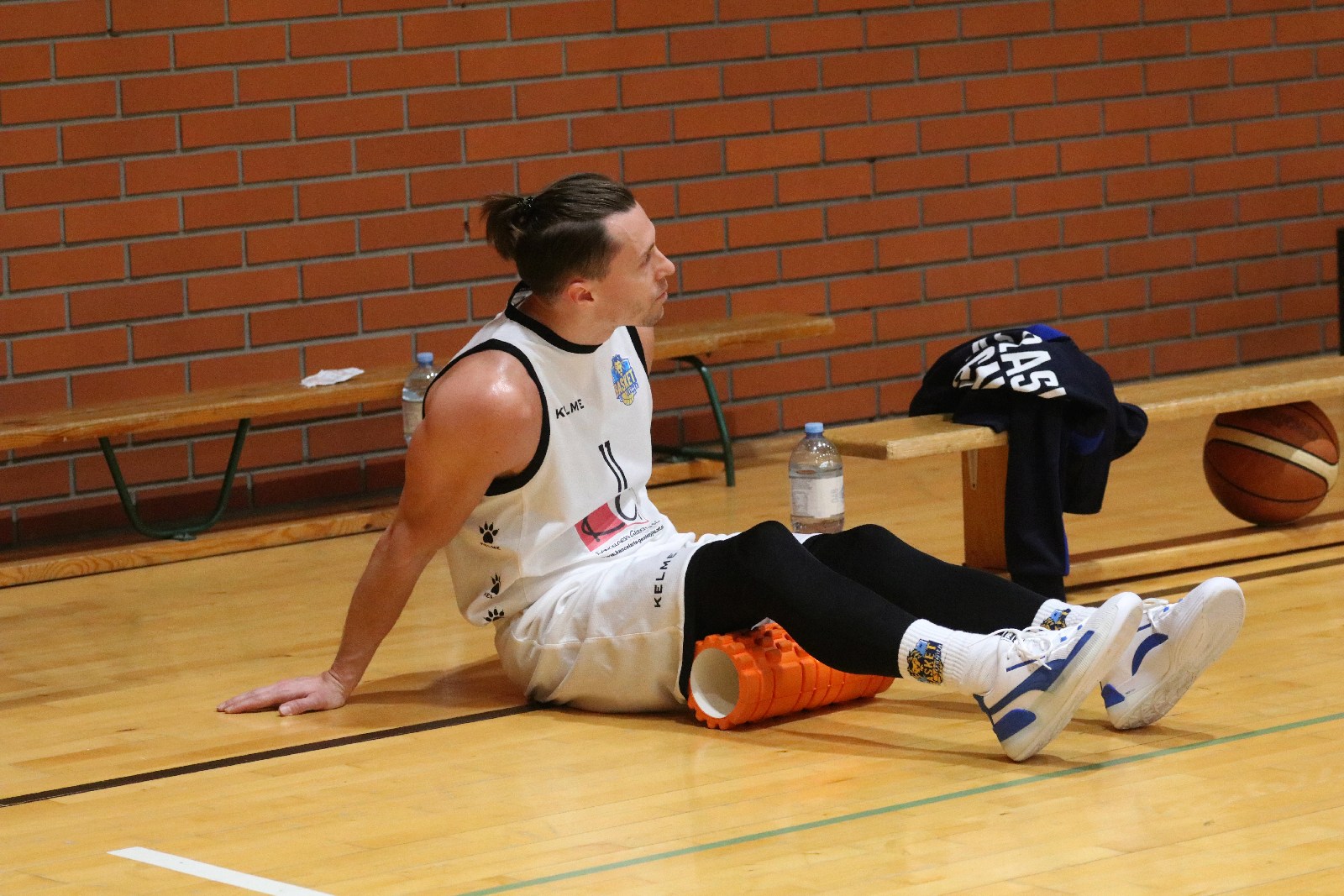 Basket Legnica zdemolował u siebie UKS Gimbasket Wrocław