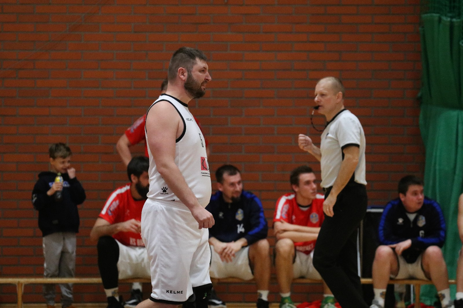 Basket Legnica zdemolował u siebie UKS Gimbasket Wrocław