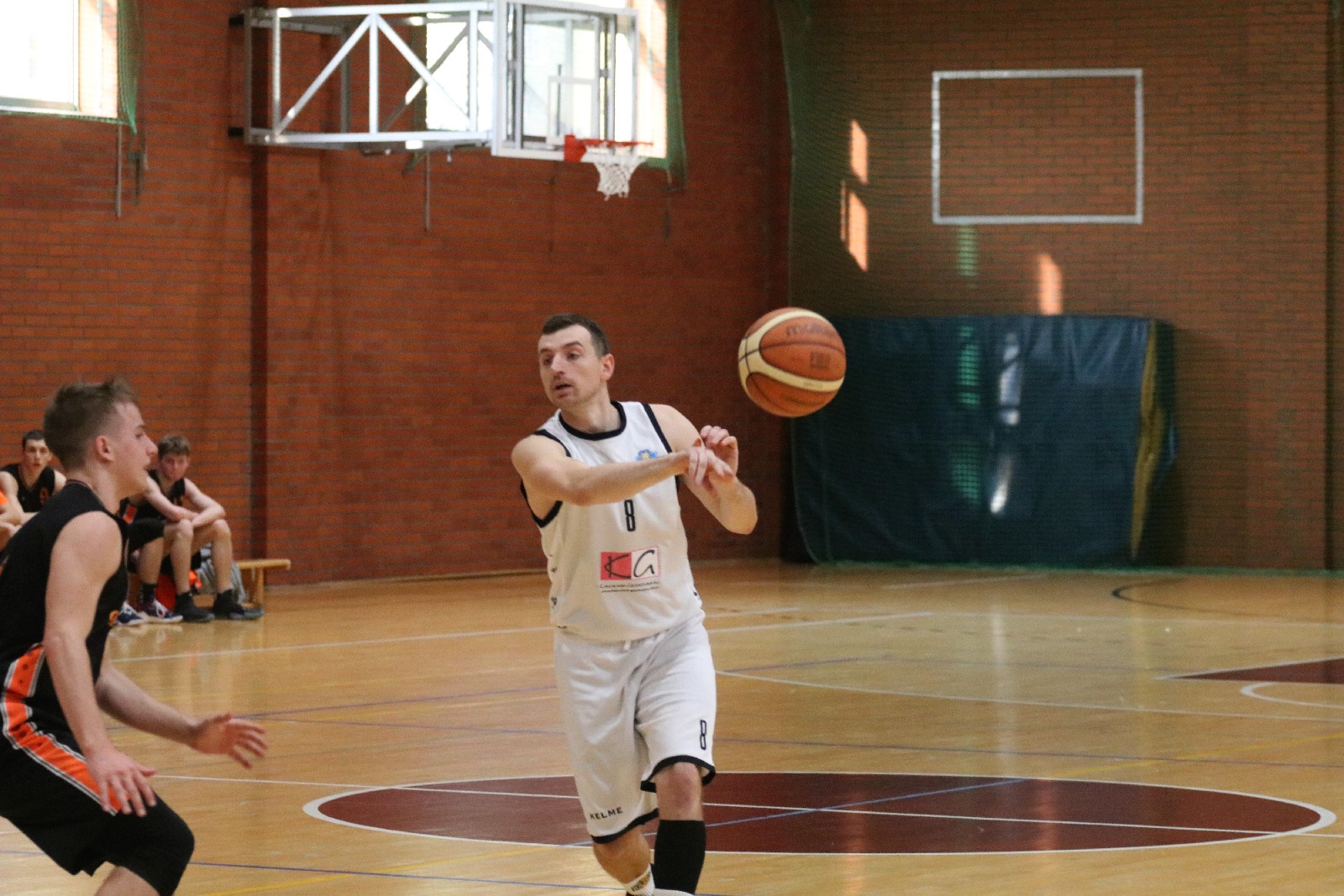 Basket Legnica zdemolował u siebie UKS Gimbasket Wrocław