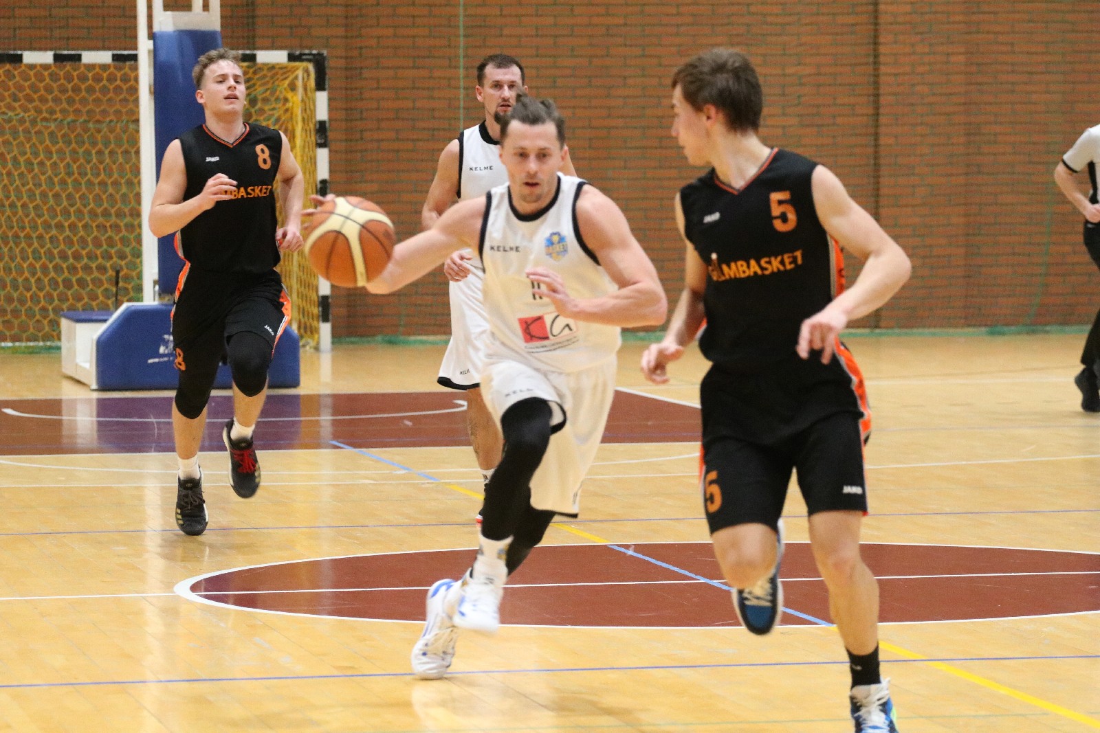Basket Legnica zdemolował u siebie UKS Gimbasket Wrocław