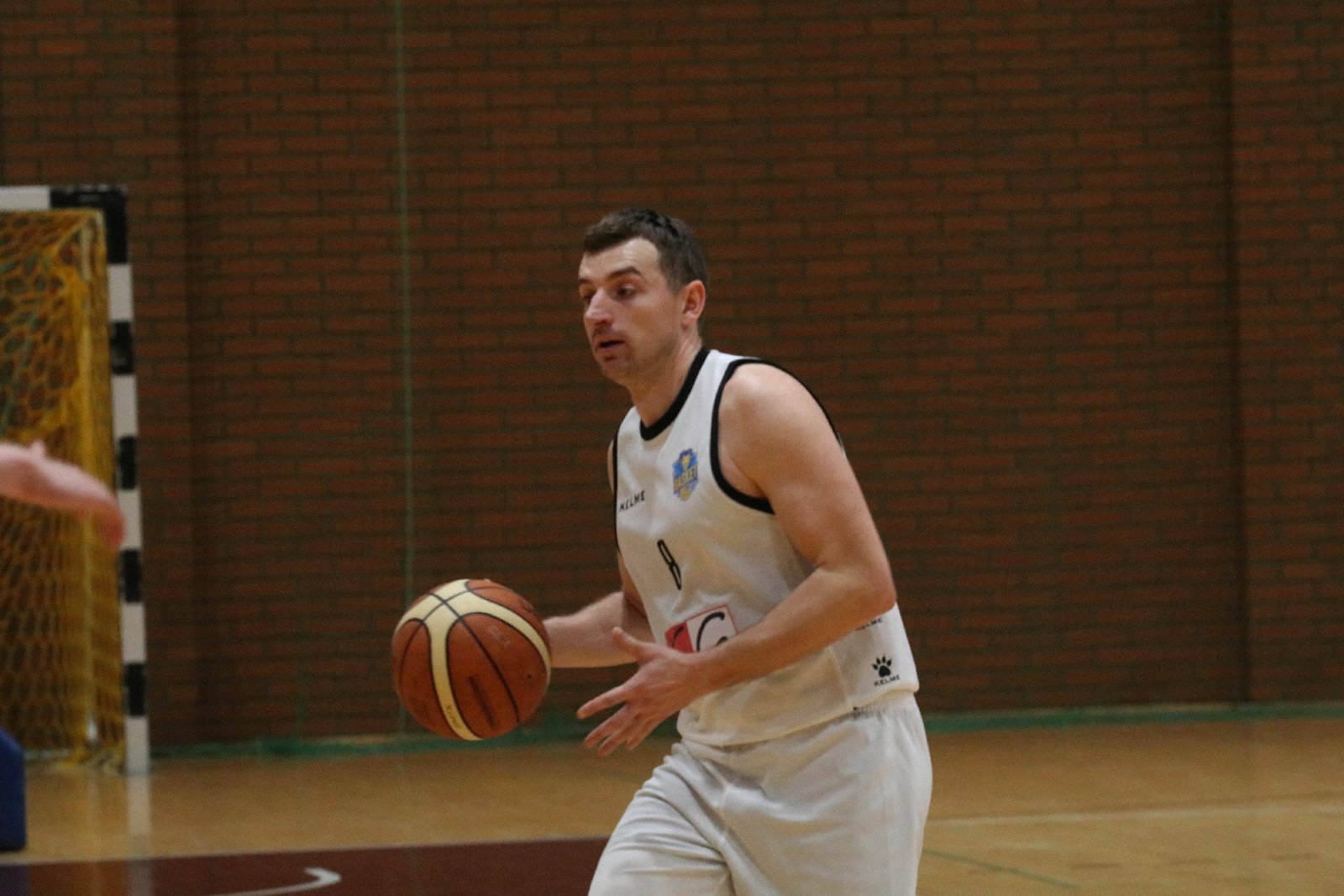 Basket Legnica zdemolował u siebie UKS Gimbasket Wrocław