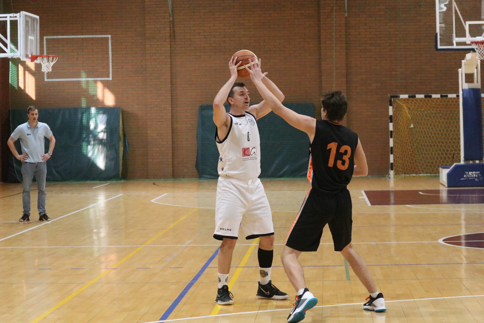 Basket Legnica zdemolował u siebie UKS Gimbasket Wrocław