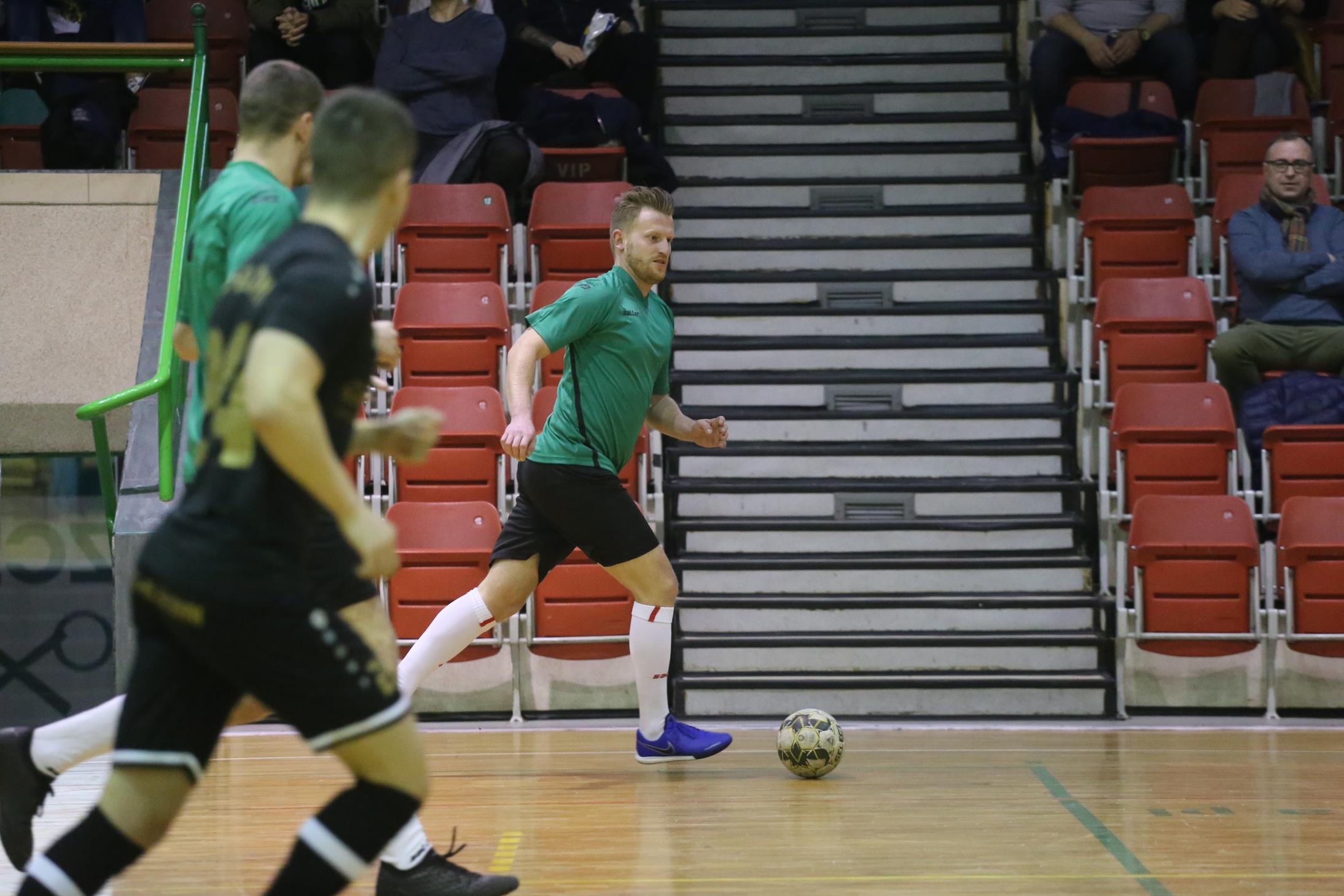 Legnicka Liga Halowa Saller Cup: Sariv zdemolował Fire