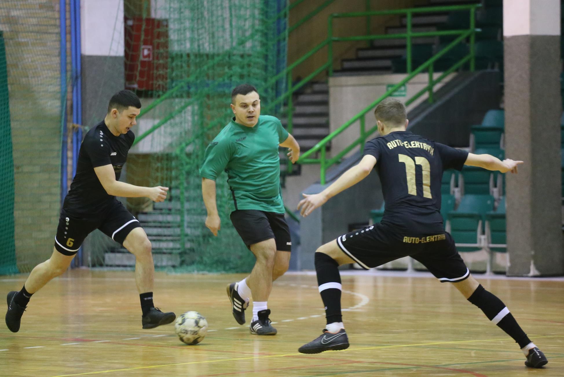 Legnicka Liga Halowa Saller Cup: Sariv zdemolował Fire