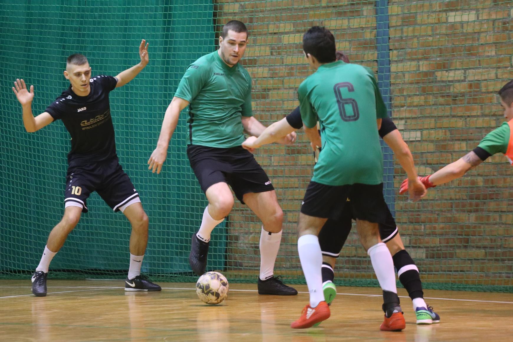 Legnicka Liga Halowa Saller Cup: Sariv zdemolował Fire