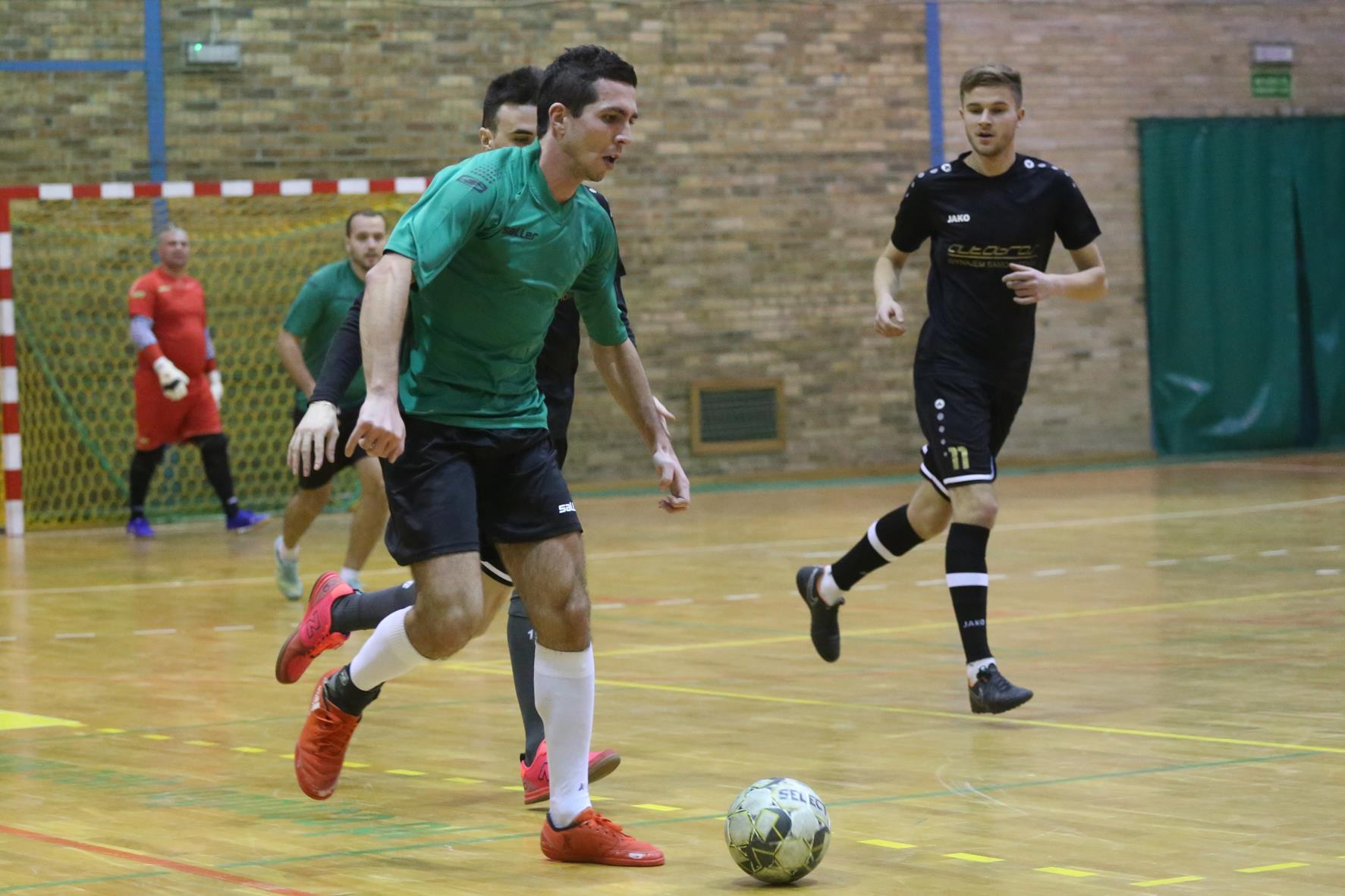 Legnicka Liga Halowa Saller Cup: Sariv zdemolował Fire