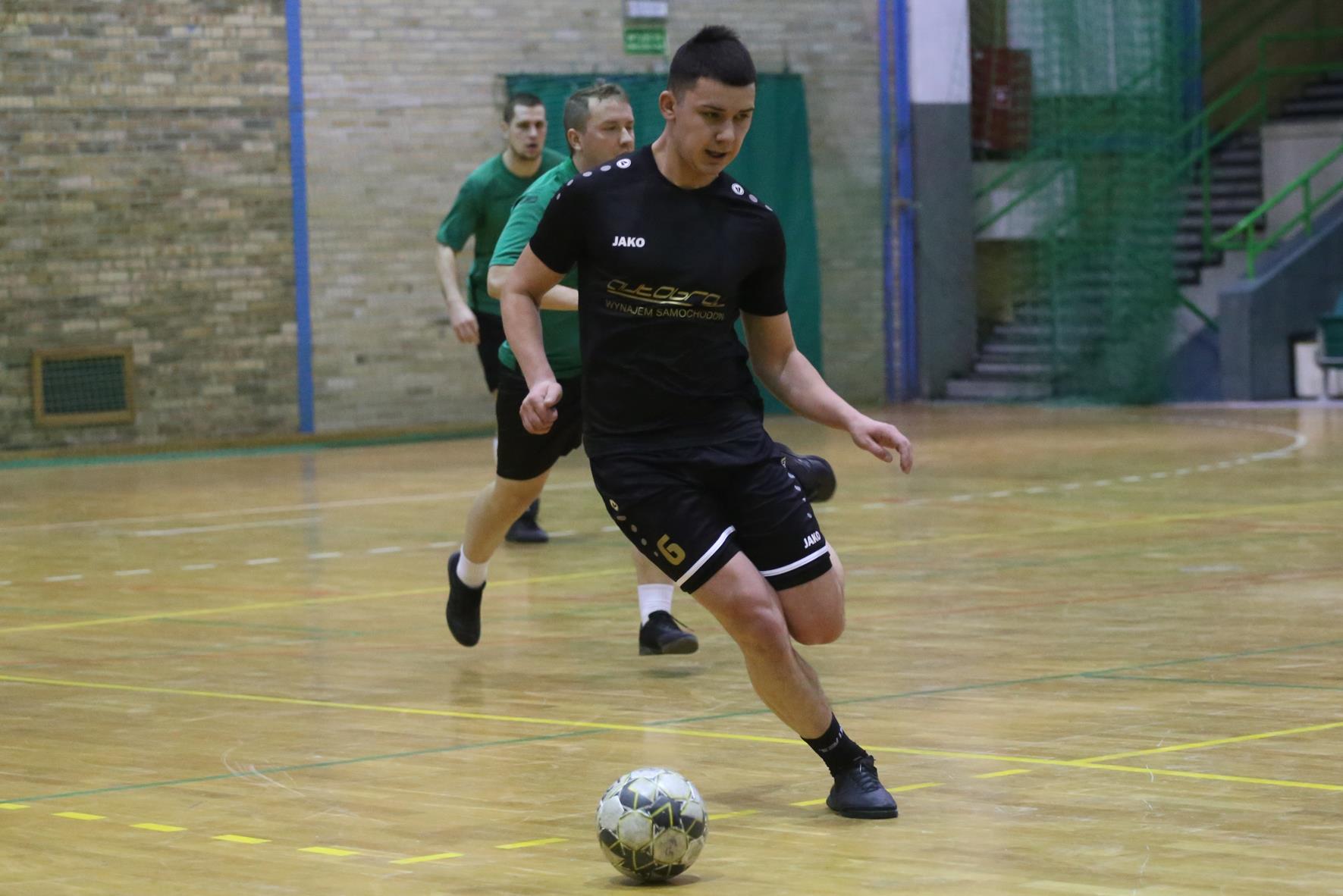 Legnicka Liga Halowa Saller Cup: Sariv zdemolował Fire