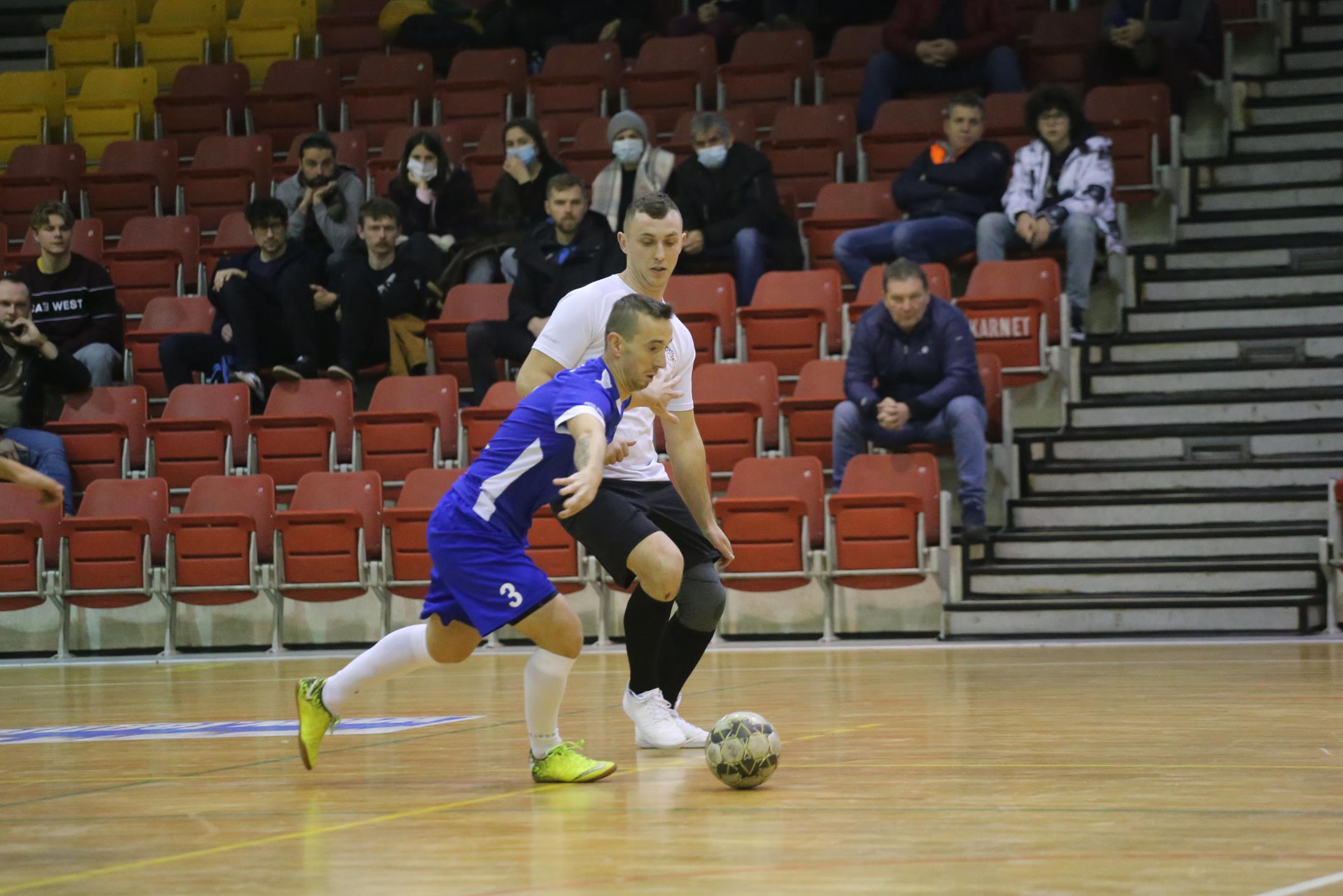 Legnicka Liga Halowa Saller Cup: Sariv zdemolował Fire