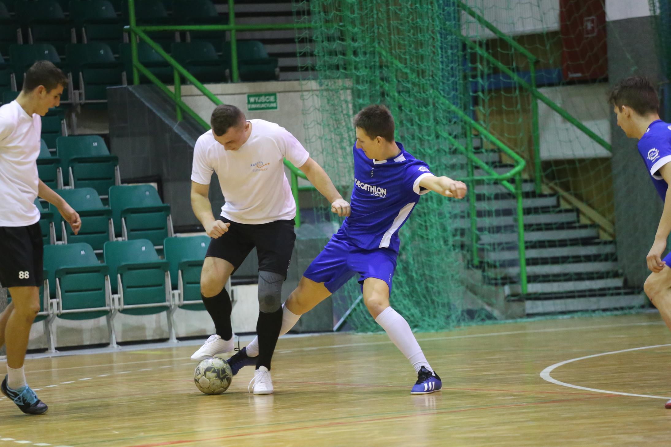 Legnicka Liga Halowa Saller Cup: Sariv zdemolował Fire