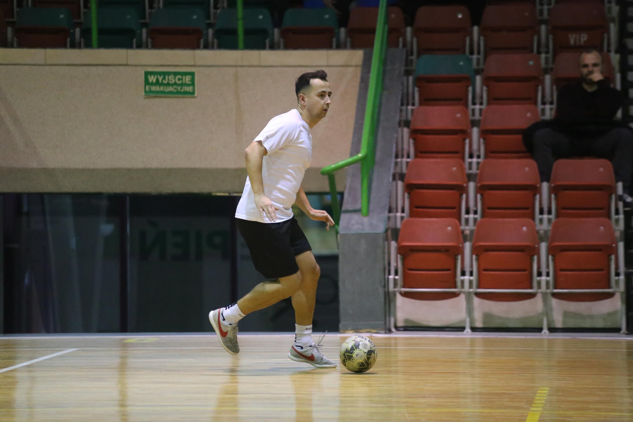 Legnicka Liga Halowa Saller Cup: Sariv zdemolował Fire