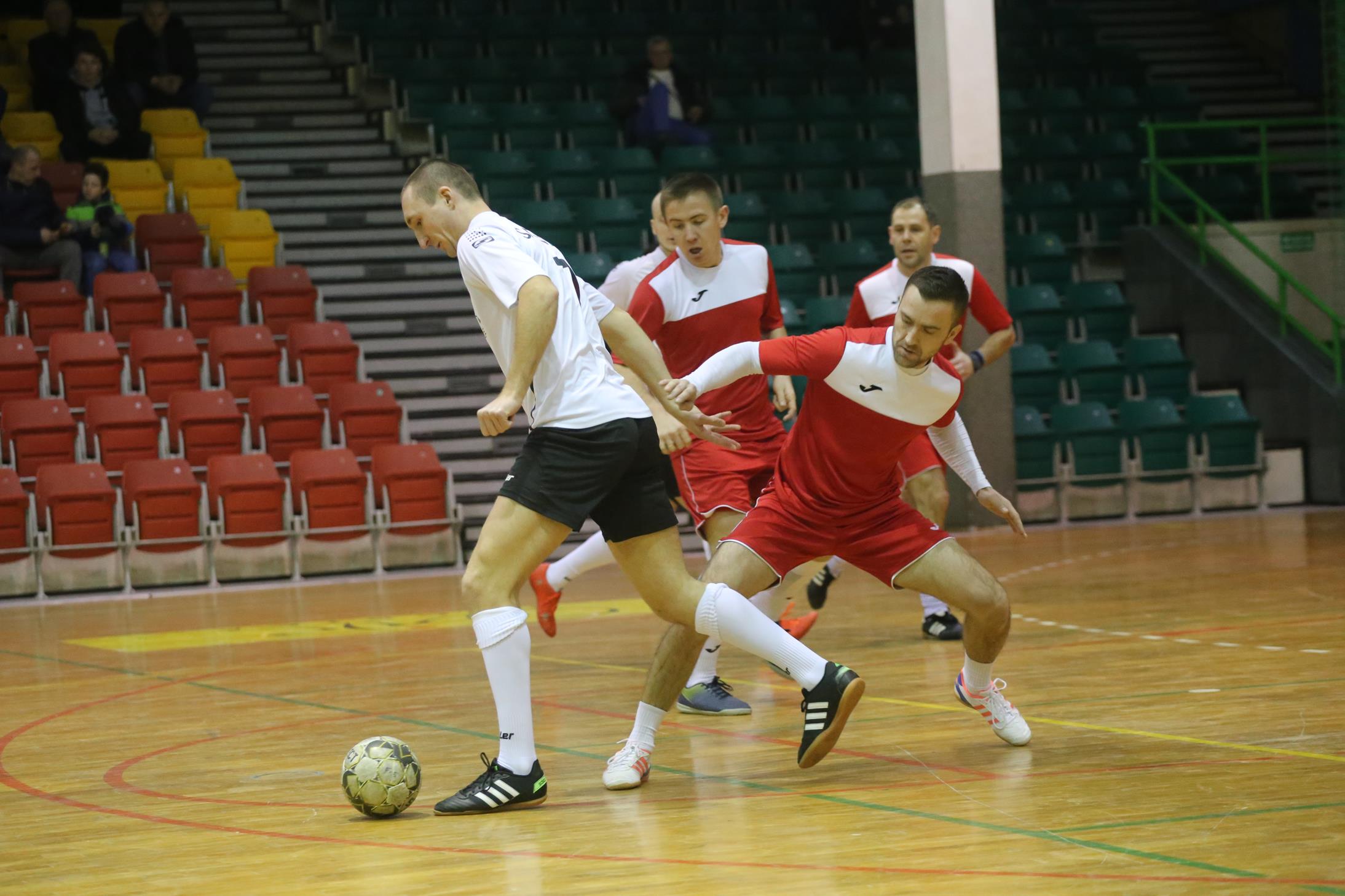 Legnicka Liga Halowa Saller Cup: Sariv zdemolował Fire