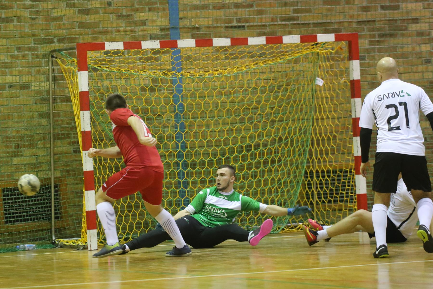 Legnicka Liga Halowa Saller Cup: Sariv zdemolował Fire