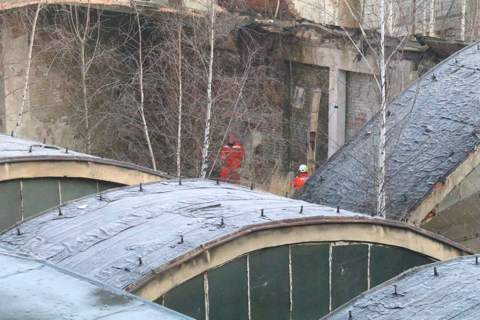 Runął dach po byłej Spółdzielni Stolarsko - Tapicerskiej Dąb