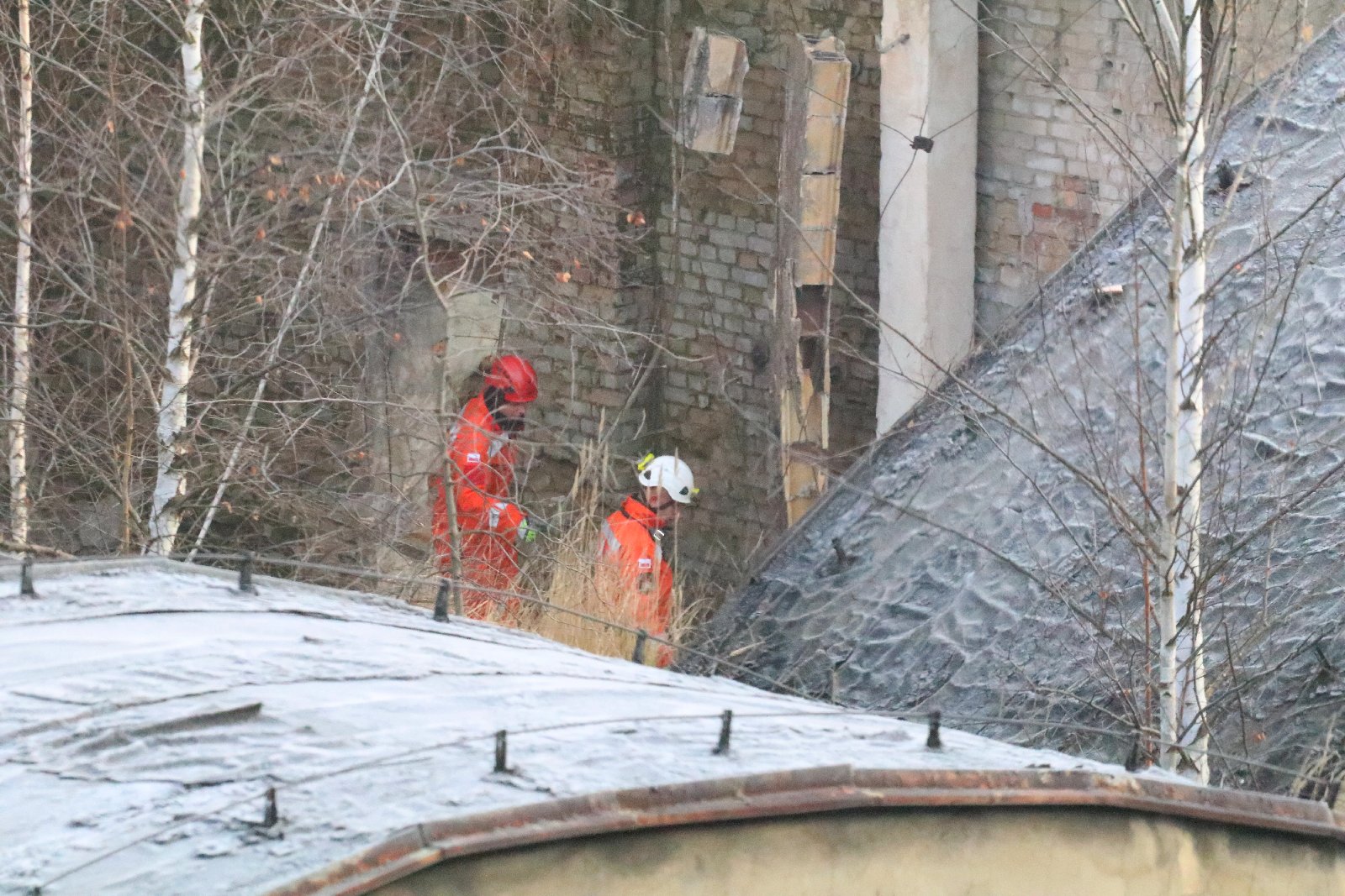 Runął dach po byłej Spółdzielni Stolarsko - Tapicerskiej Dąb