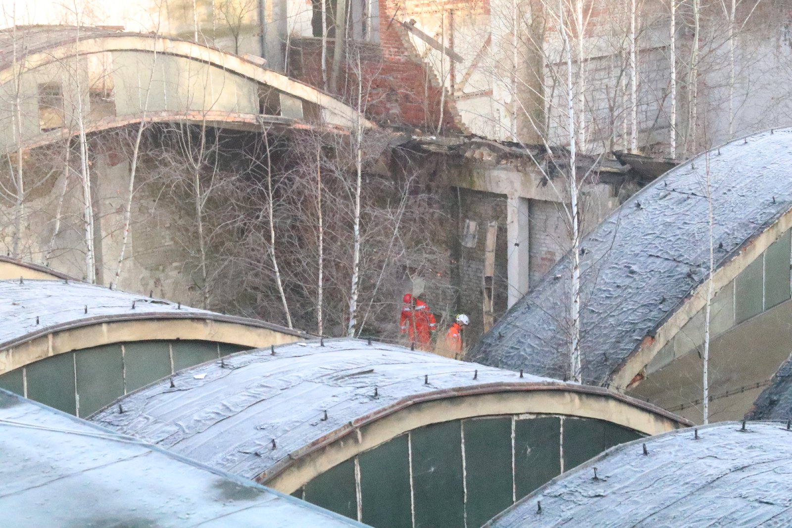 Runął dach po byłej Spółdzielni Stolarsko - Tapicerskiej Dąb