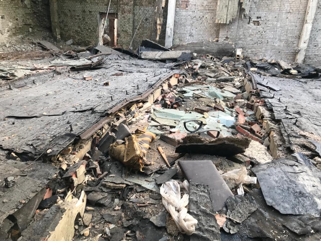 Runął dach po byłej Spółdzielni Stolarsko - Tapicerskiej Dąb