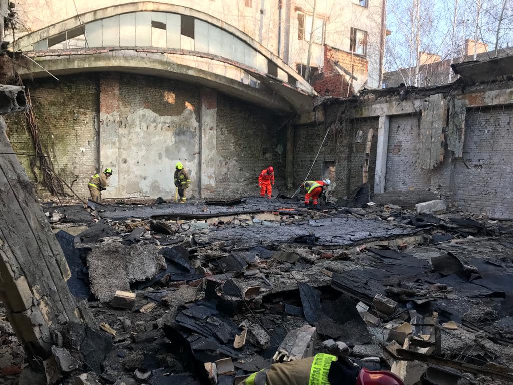 Runął dach po byłej Spółdzielni Stolarsko - Tapicerskiej Dąb
