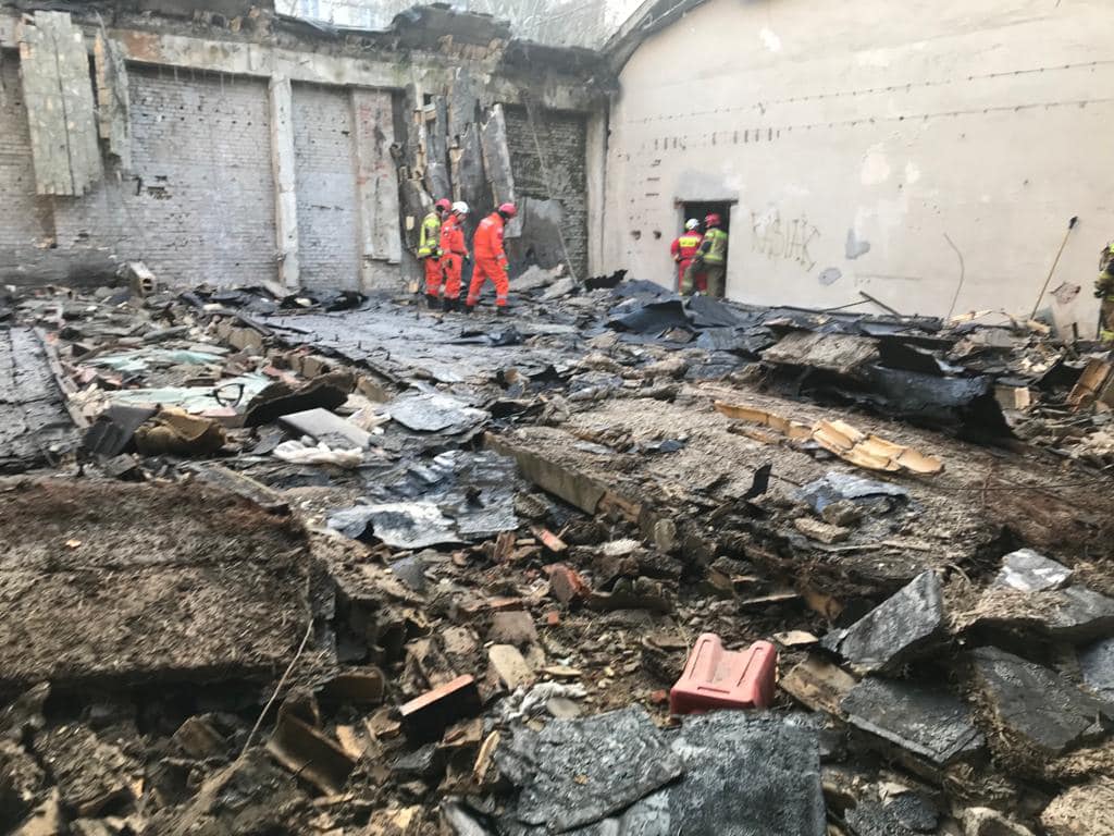 Runął dach po byłej Spółdzielni Stolarsko - Tapicerskiej Dąb
