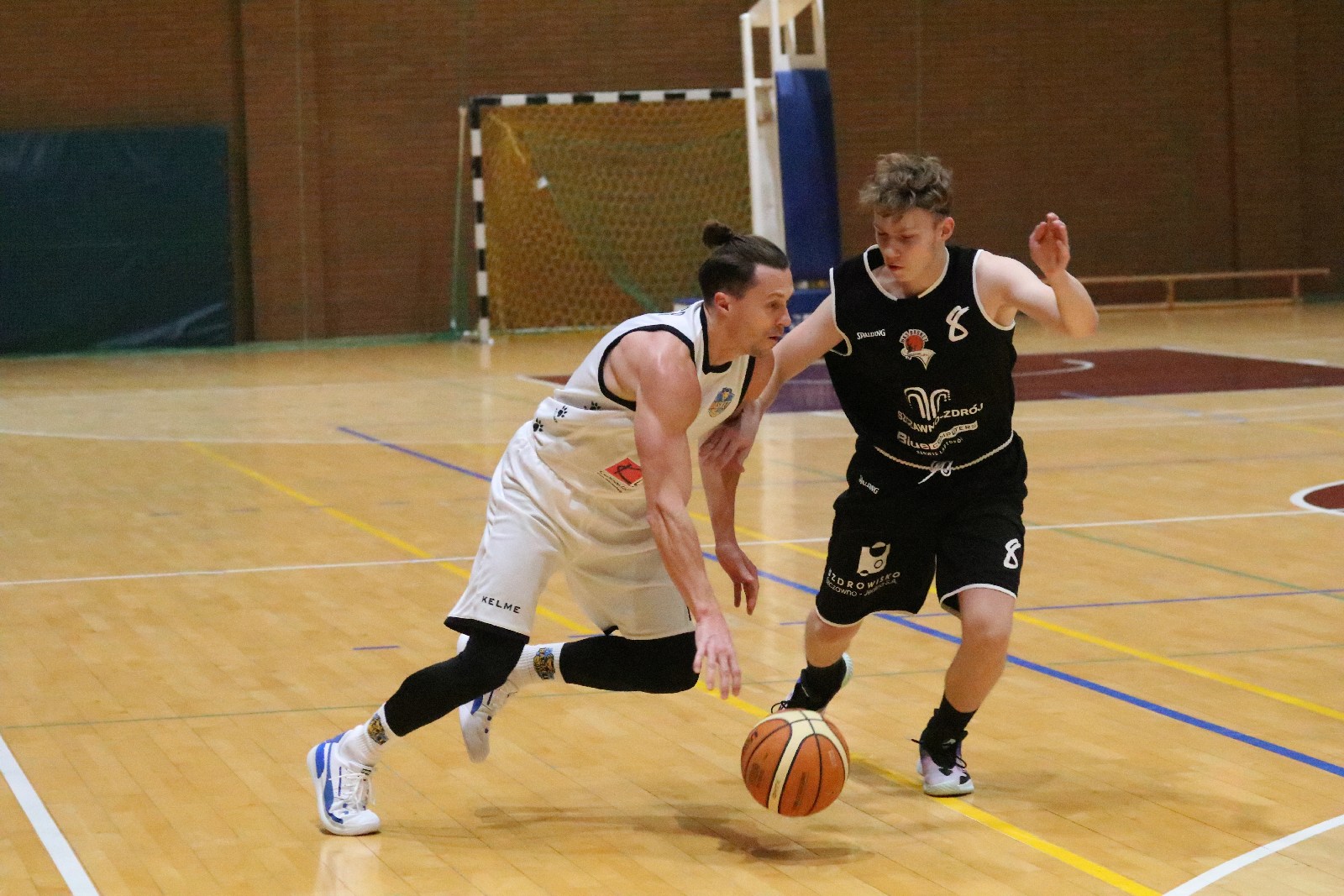Basket zgodnie z planem pokonał u siebie Basket Szczawno-Zdrój