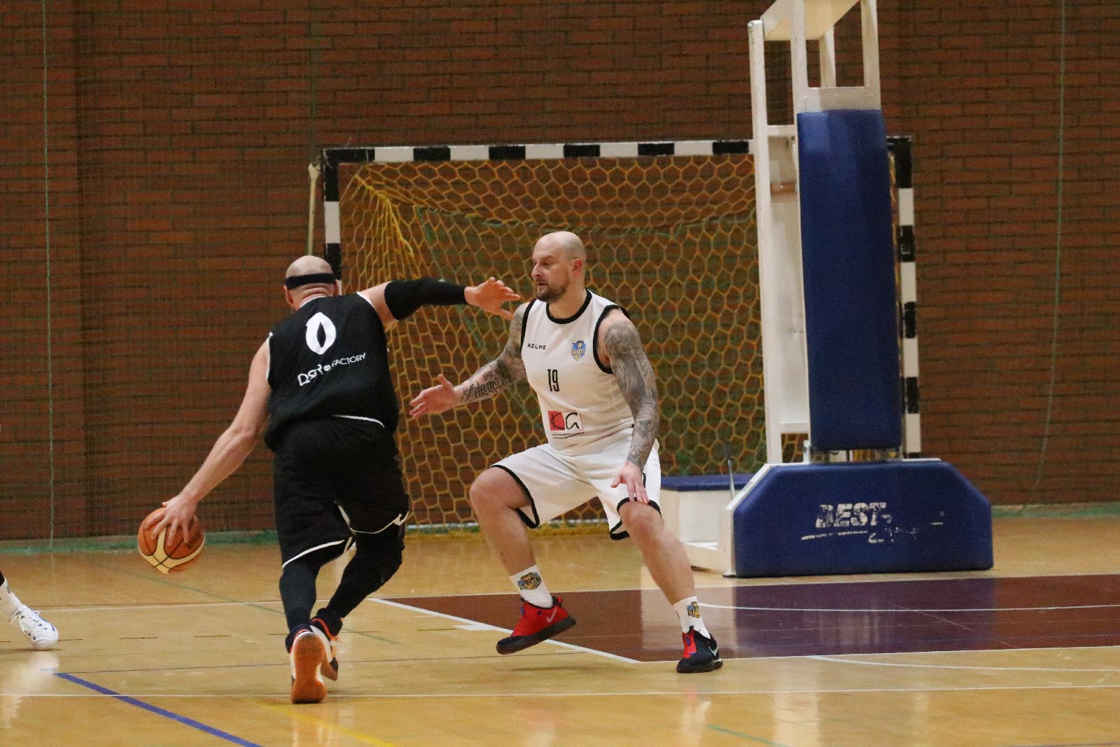 Basket zgodnie z planem pokonał u siebie Basket Szczawno-Zdrój