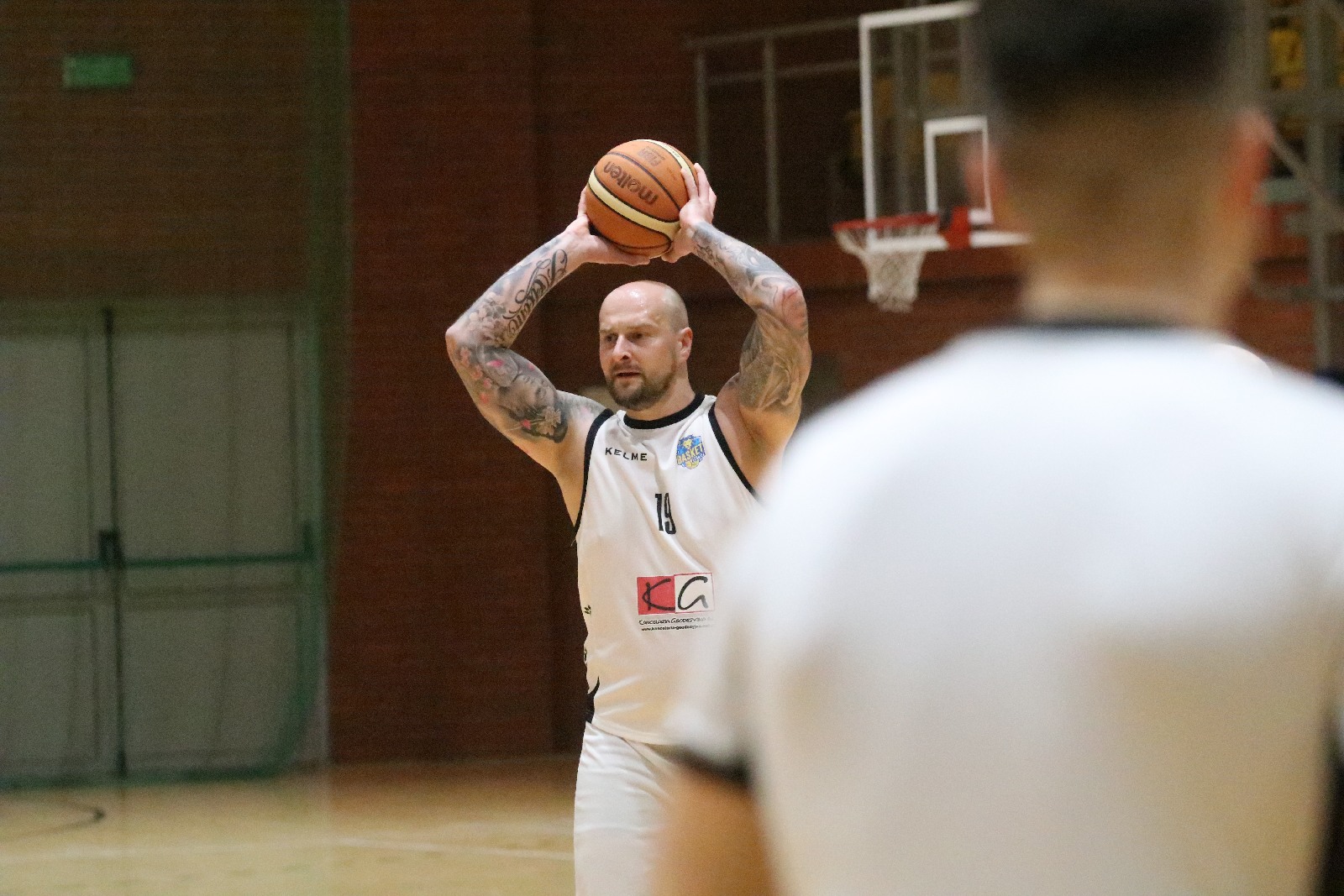 Basket zgodnie z planem pokonał u siebie Basket Szczawno-Zdrój