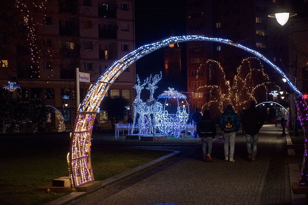 Iluminacje nadają klimat i nadal cieszą oczy spacerowiczów
