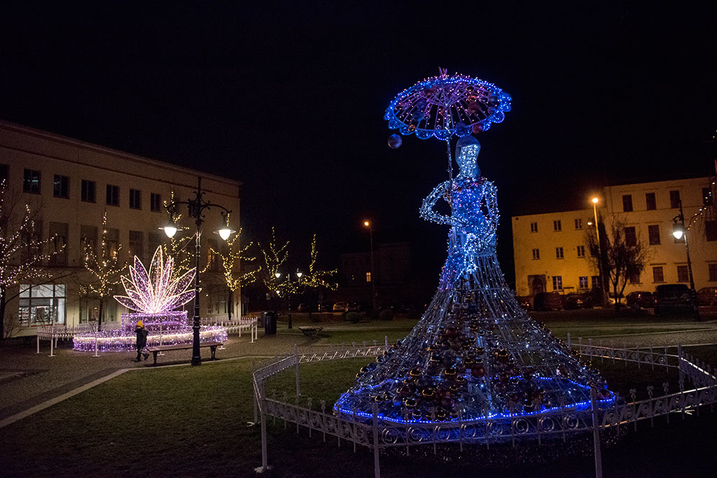 Iluminacje nadają klimat i nadal cieszą oczy spacerowiczów