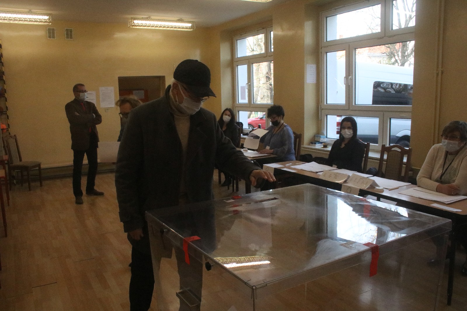 Trwają przedterminowe wybory w gminie Kunice