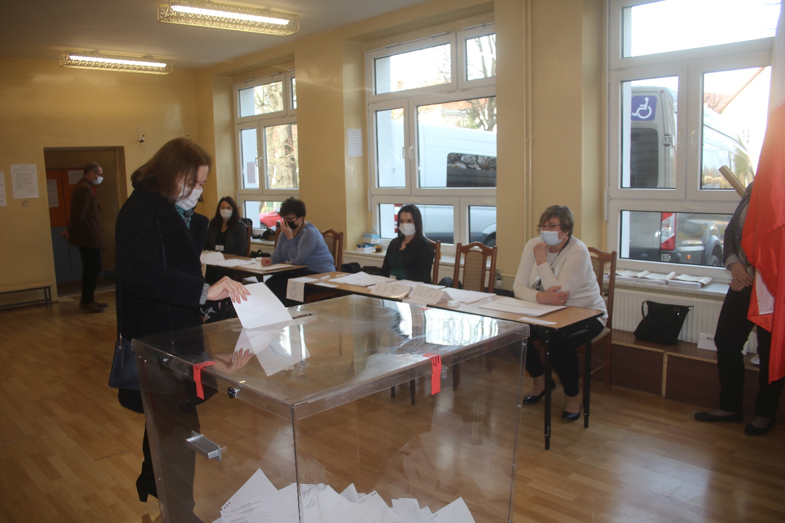 Trwają przedterminowe wybory w gminie Kunice