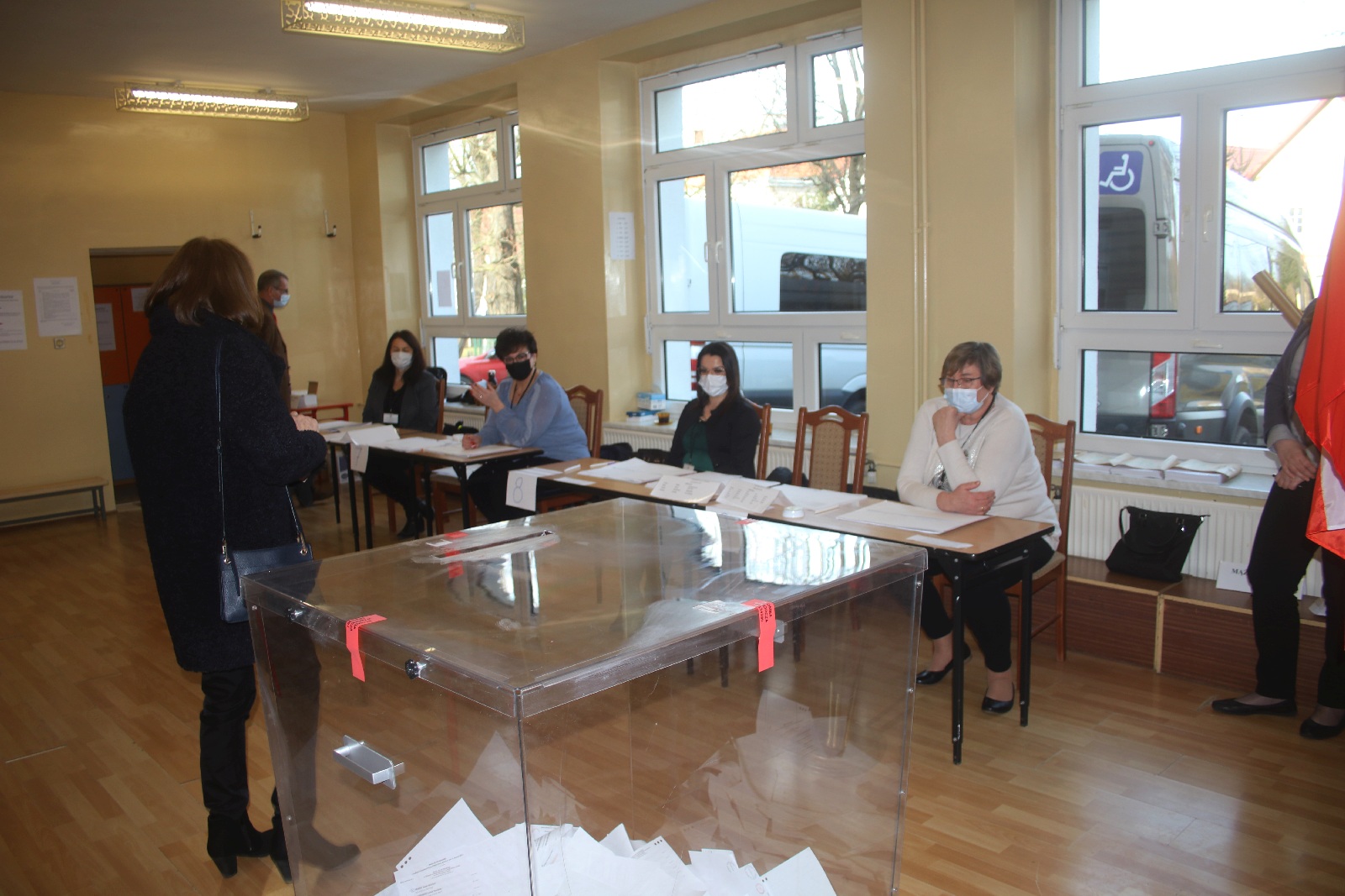 Trwają przedterminowe wybory w gminie Kunice