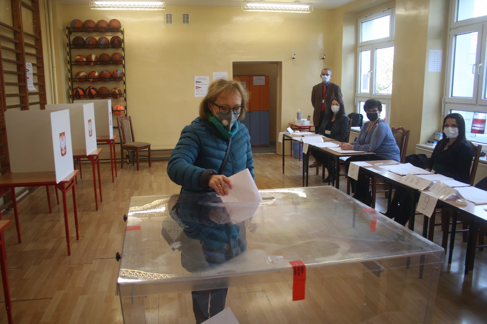 Trwają przedterminowe wybory w gminie Kunice