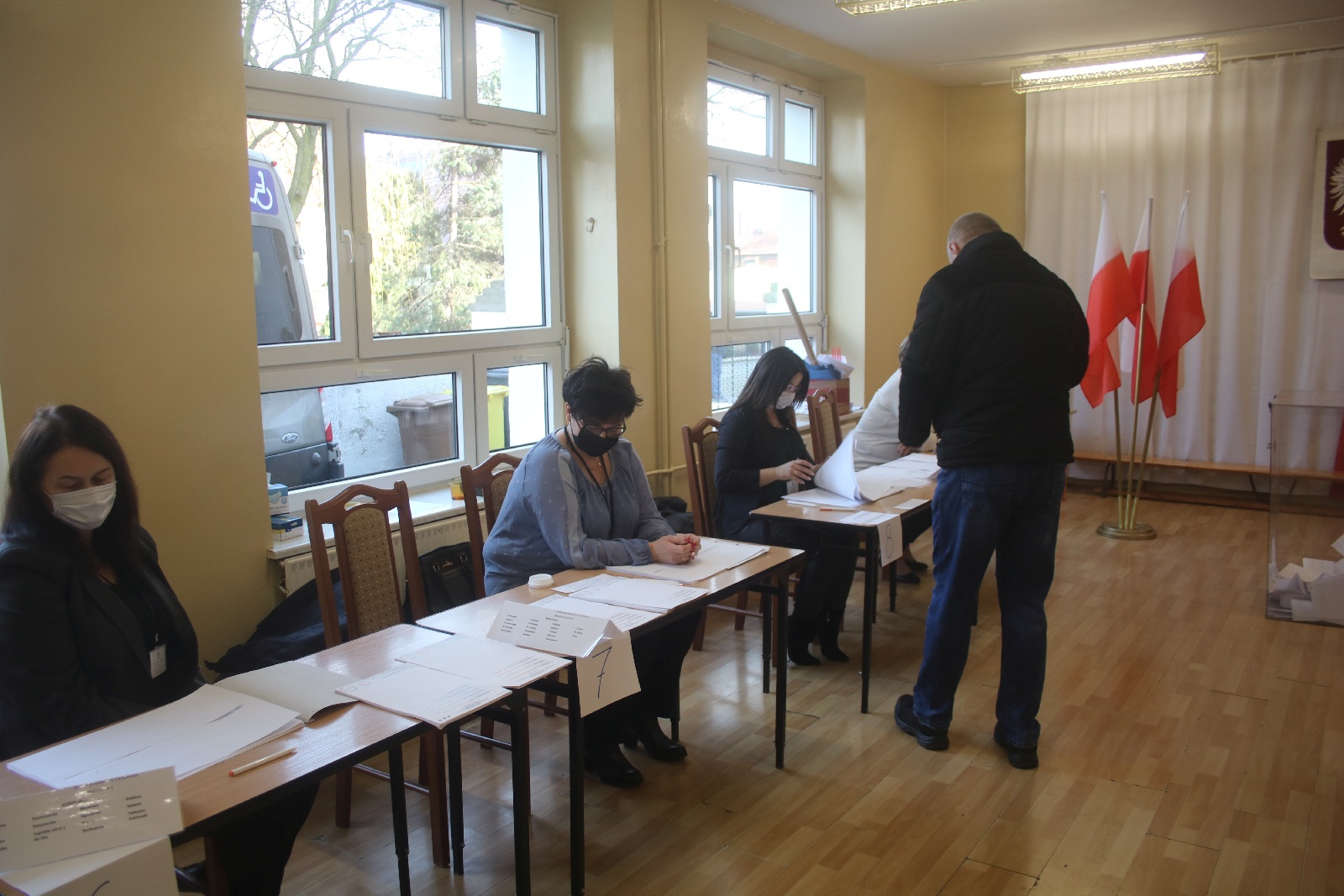 Trwają przedterminowe wybory w gminie Kunice