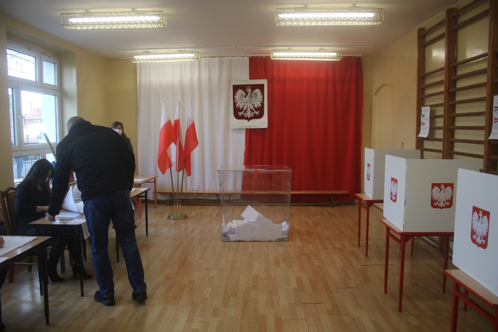 Trwają przedterminowe wybory w gminie Kunice