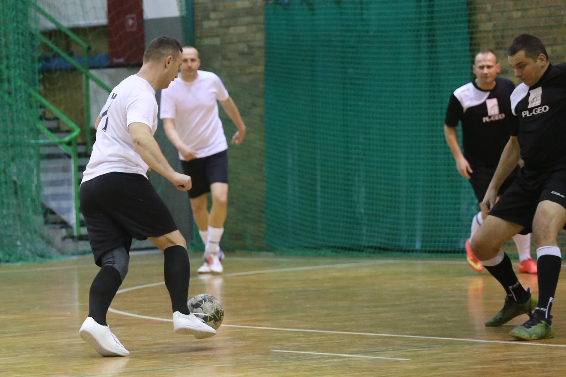Legnicka Liga Halowa: Fire umocnił się na prowadzeniu