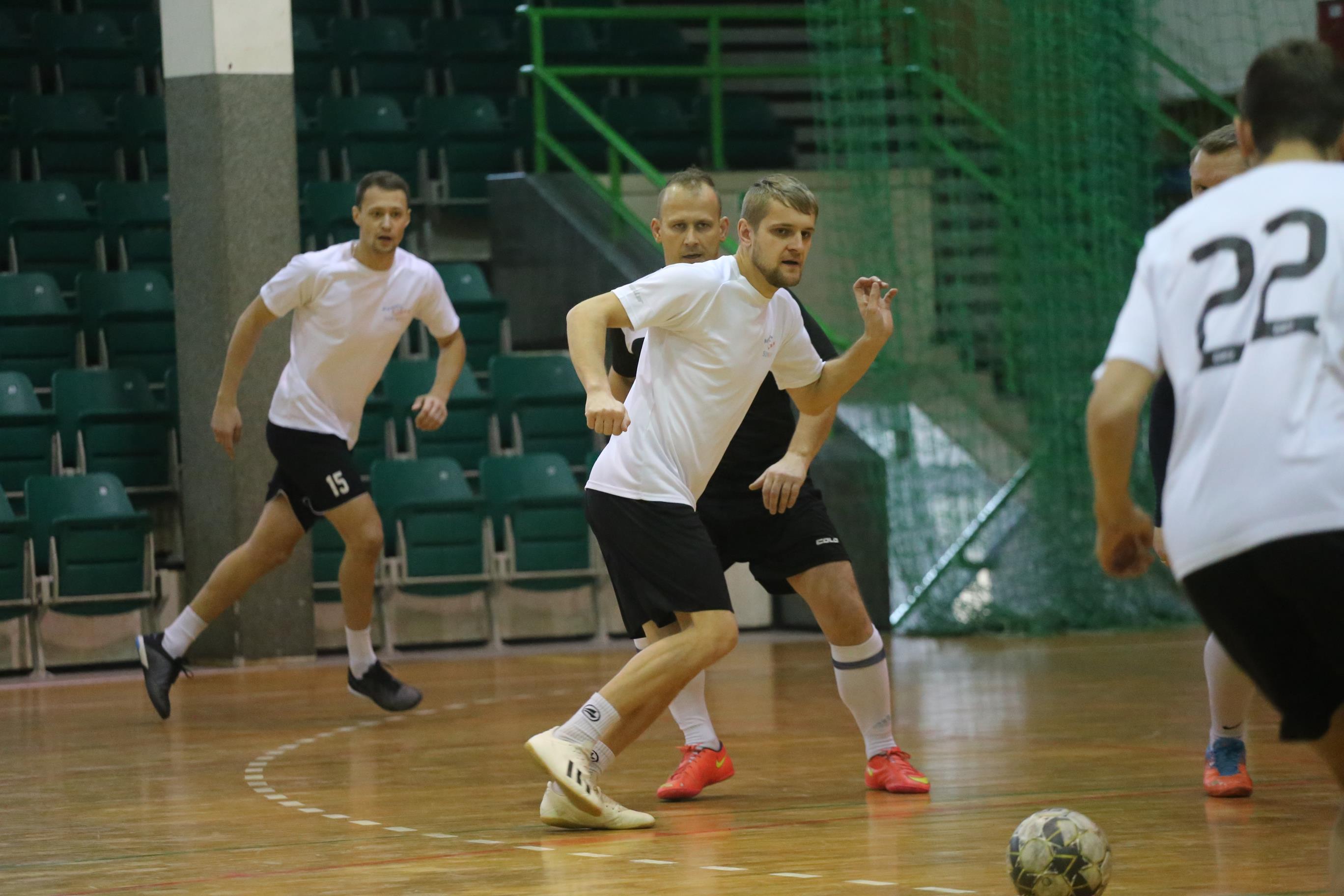 Legnicka Liga Halowa: Fire umocnił się na prowadzeniu