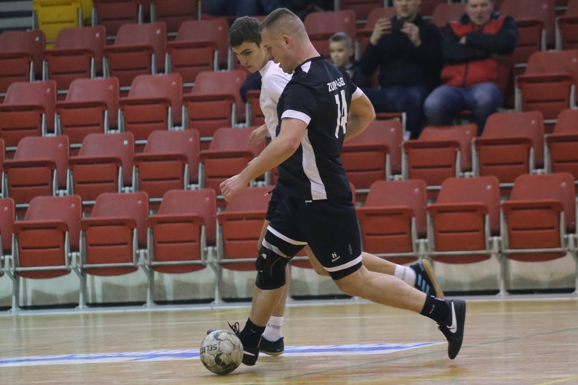 Legnicka Liga Halowa: Fire umocnił się na prowadzeniu