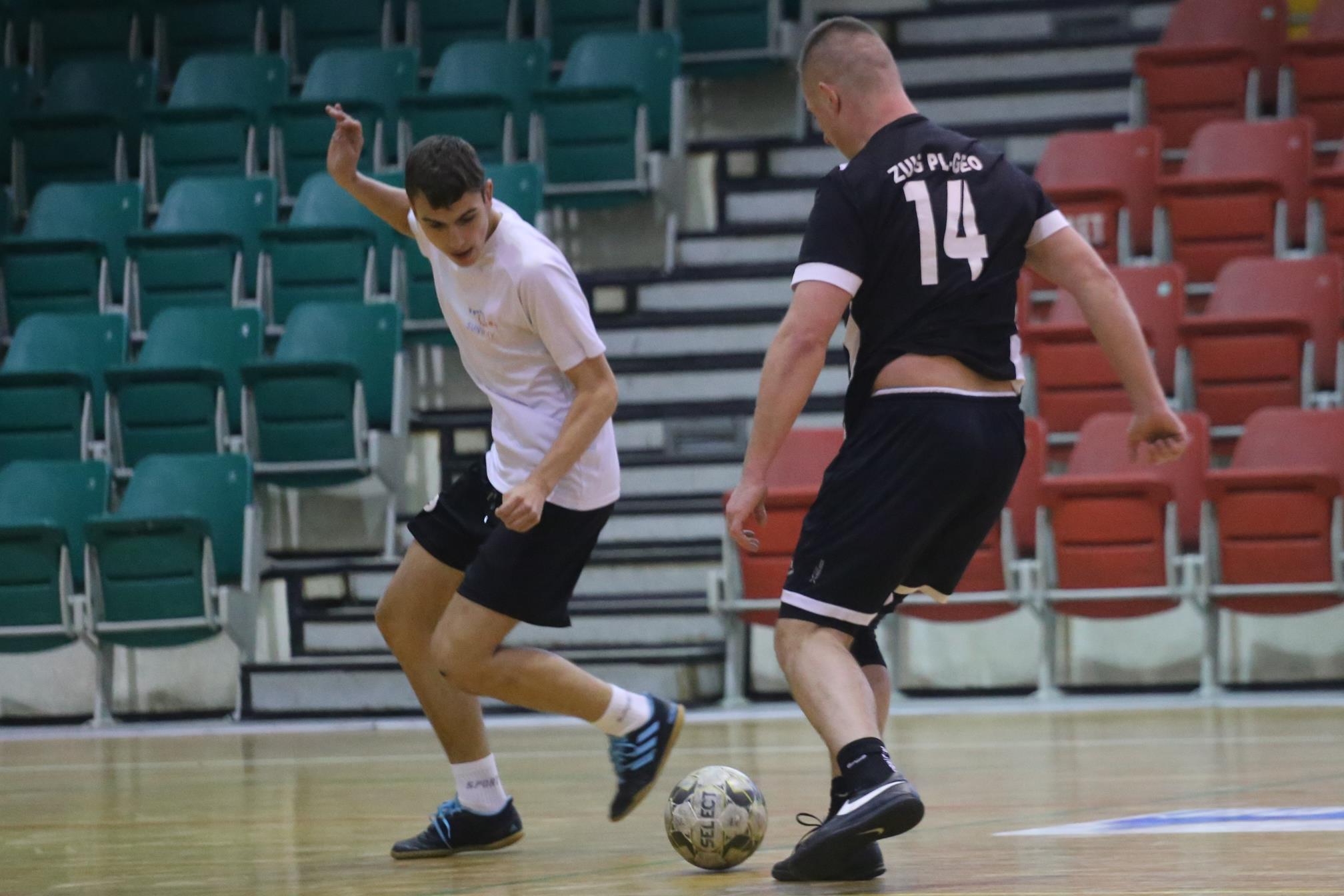 Legnicka Liga Halowa: Fire umocnił się na prowadzeniu