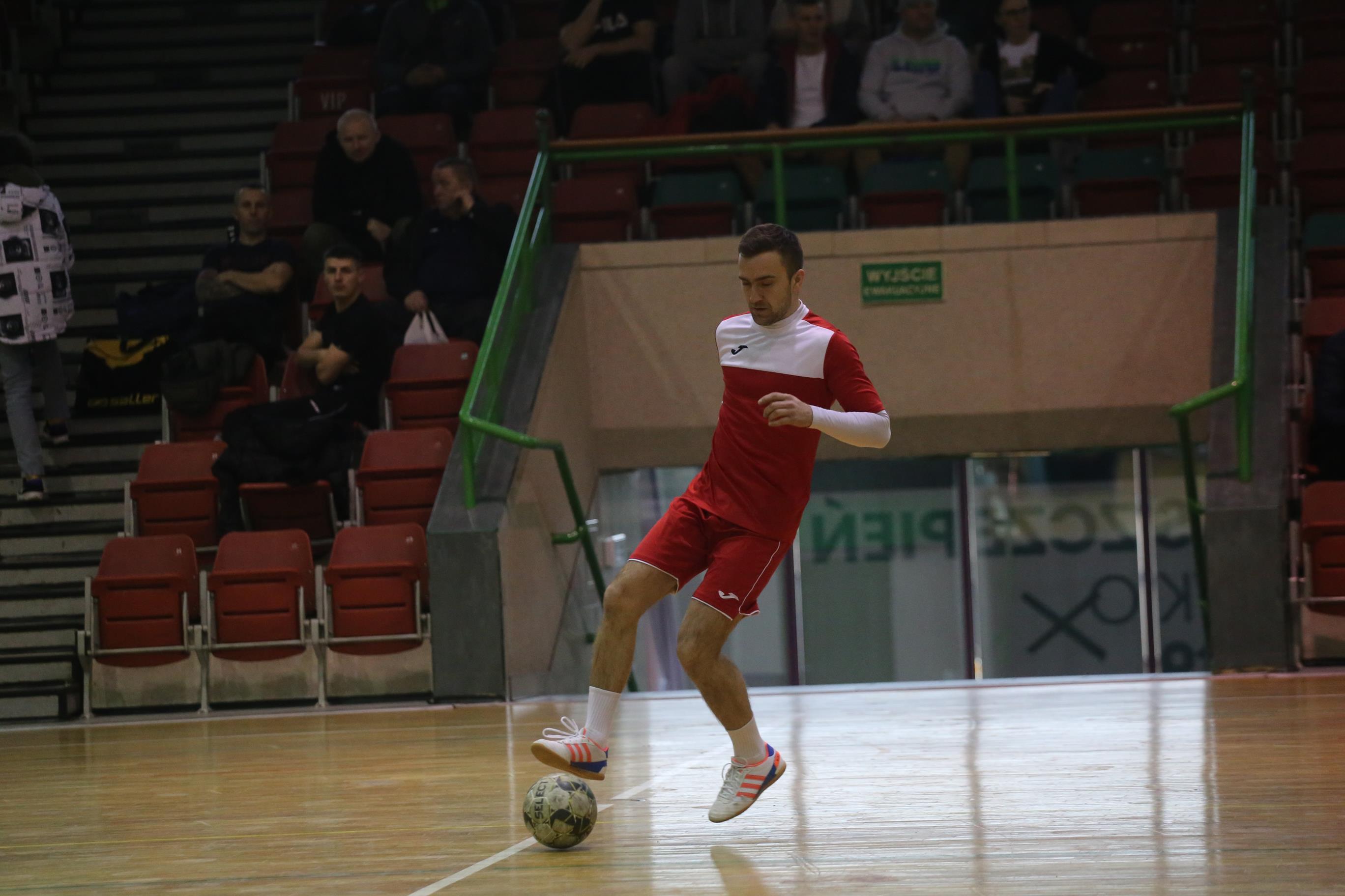 Legnicka Liga Halowa: Fire umocnił się na prowadzeniu