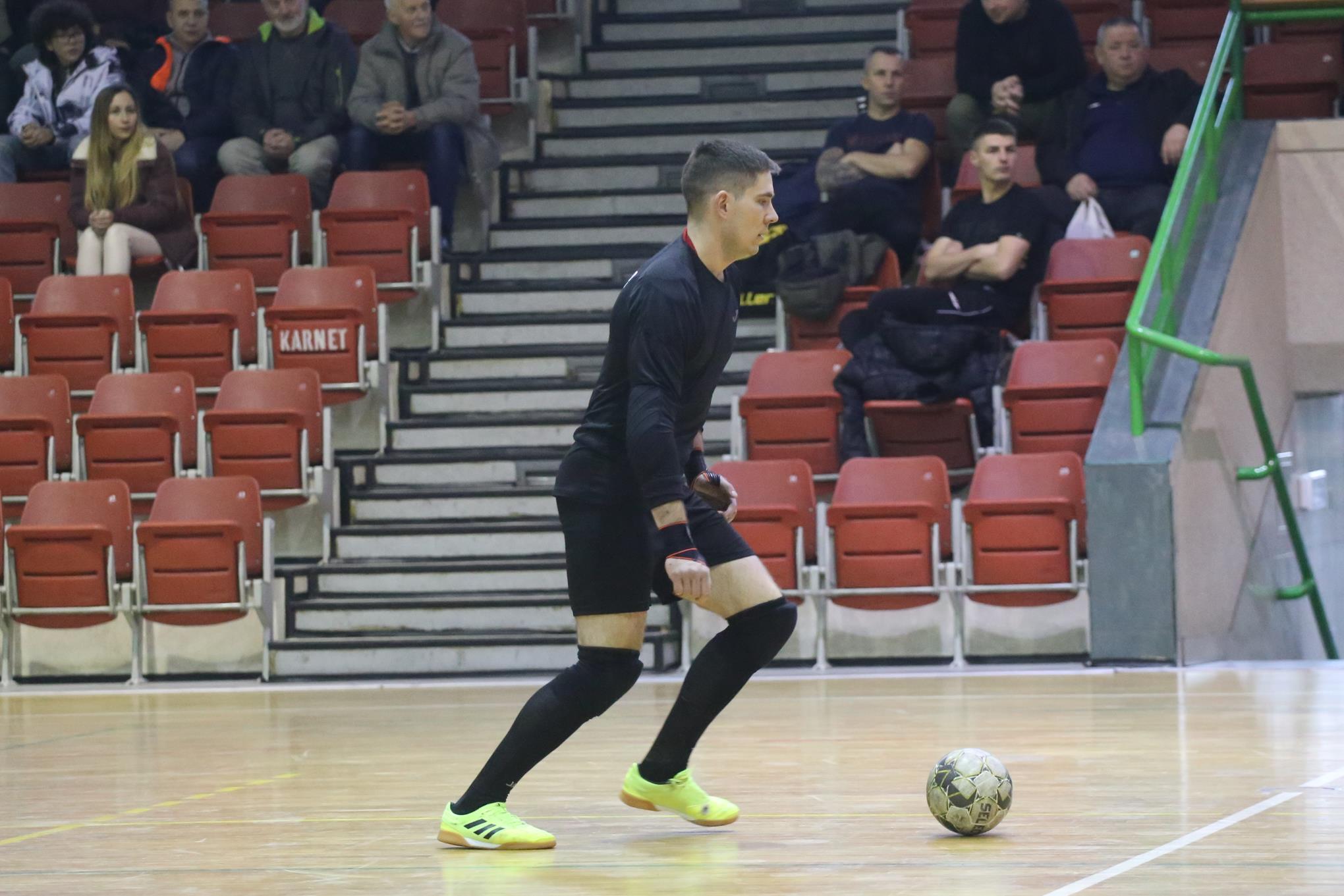 Legnicka Liga Halowa: Fire umocnił się na prowadzeniu