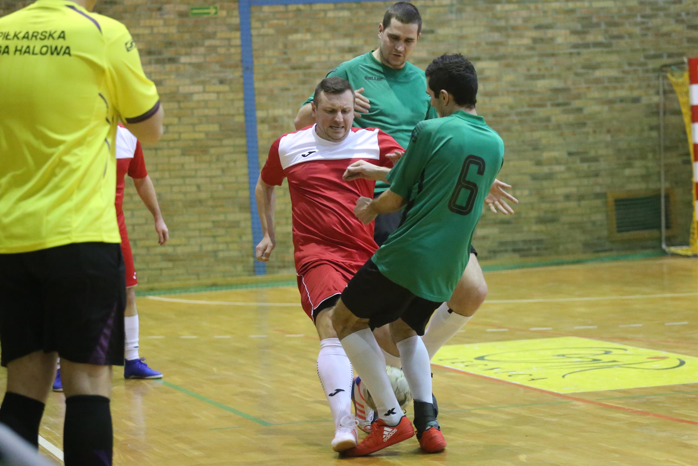 Legnicka Liga Halowa: Fire umocnił się na prowadzeniu