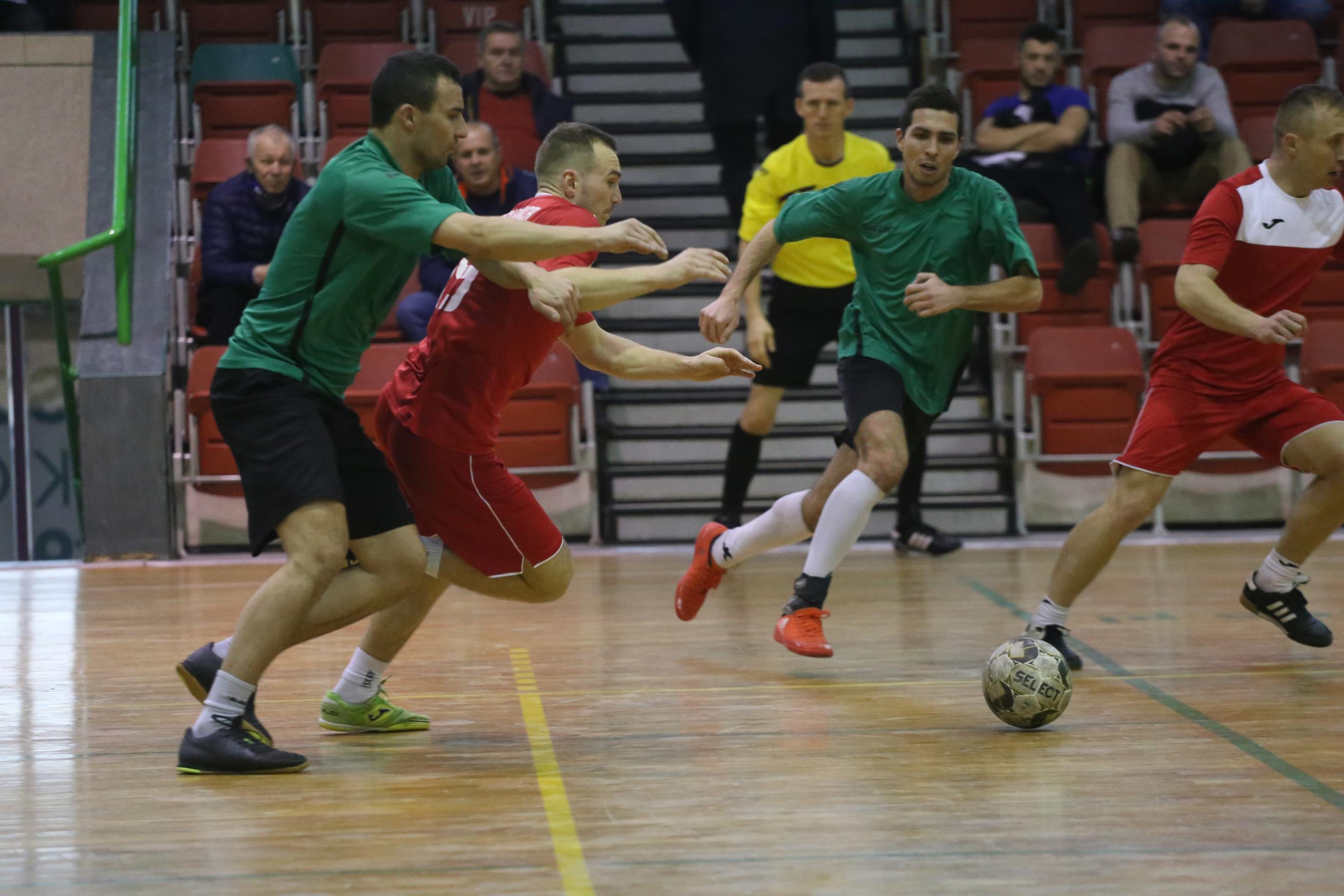 Legnicka Liga Halowa: Fire umocnił się na prowadzeniu