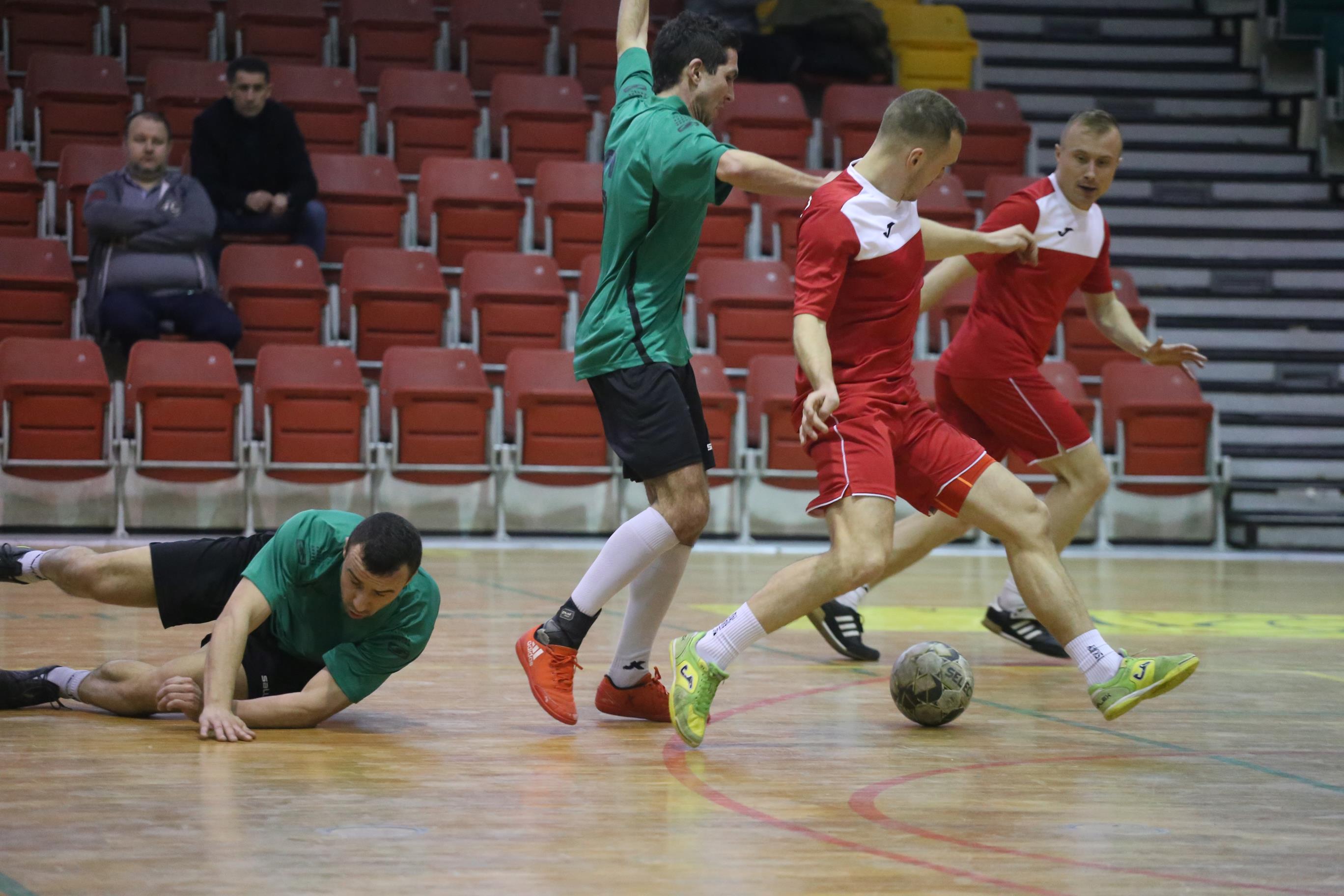 Legnicka Liga Halowa: Fire umocnił się na prowadzeniu
