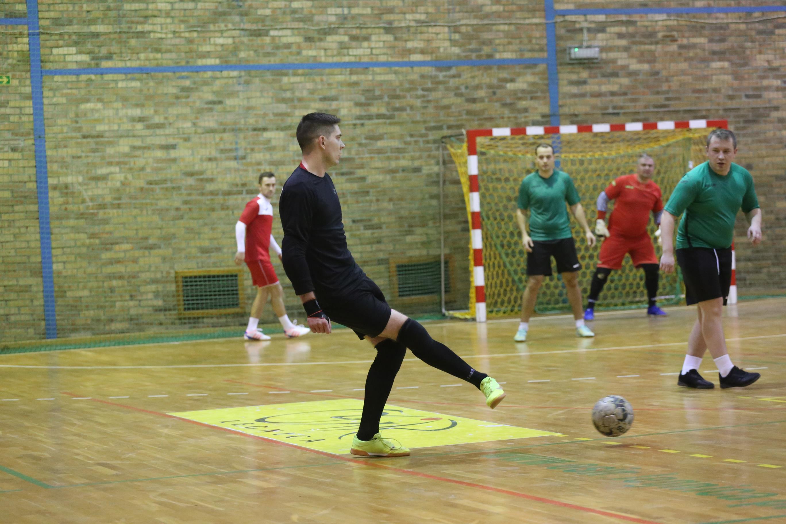 Legnicka Liga Halowa: Fire umocnił się na prowadzeniu